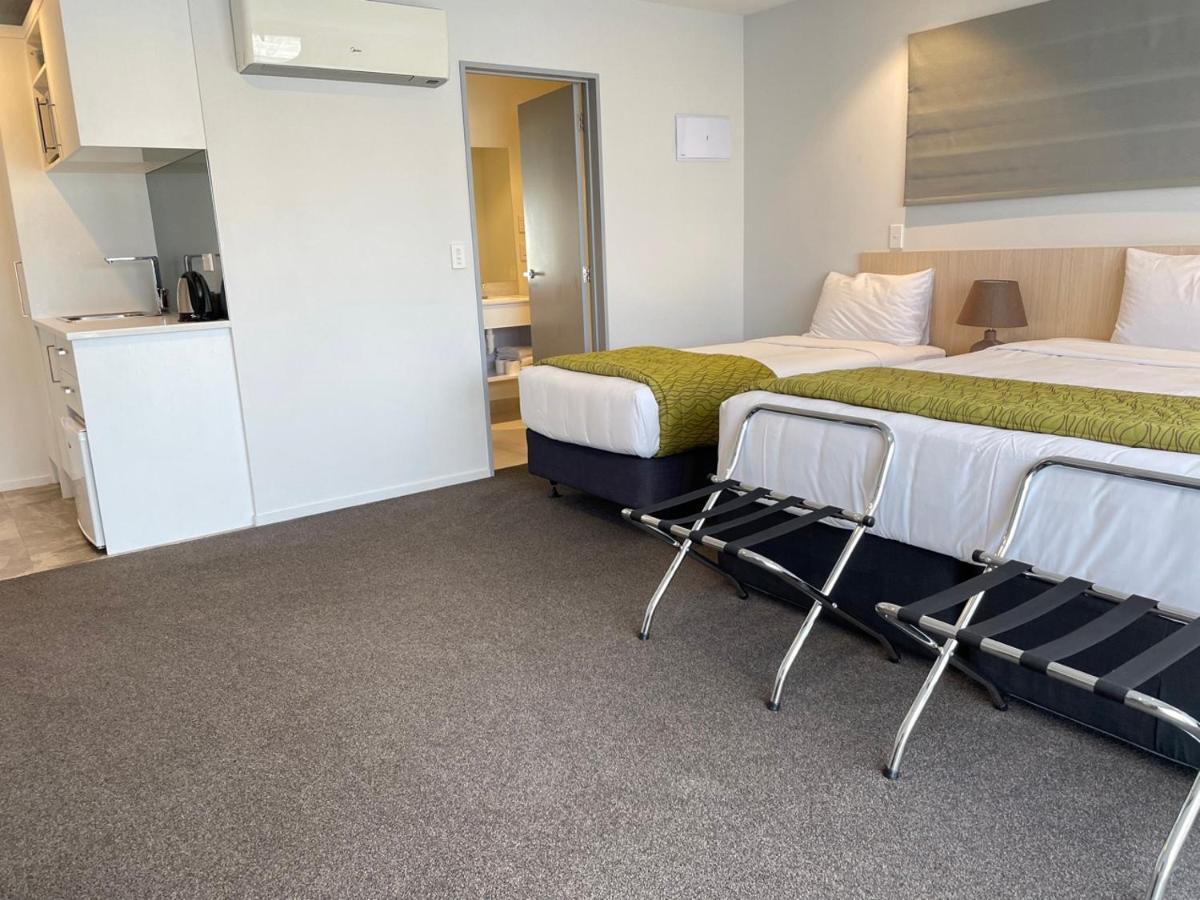2 On Whiteleigh And 239 On Lincoln Motel Christchurch Exteriér fotografie A typical studio apartment