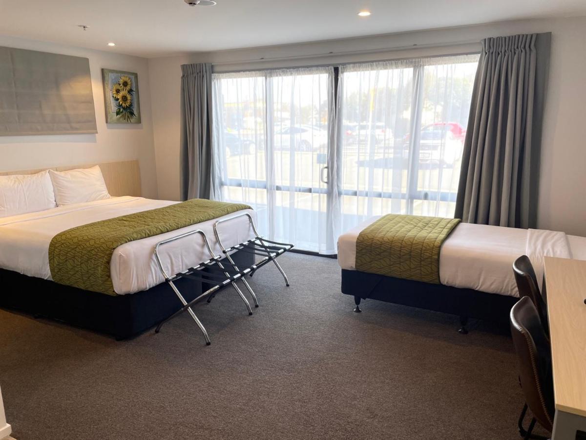2 On Whiteleigh And 239 On Lincoln Motel Christchurch Exteriér fotografie A typical studio room at the hotel