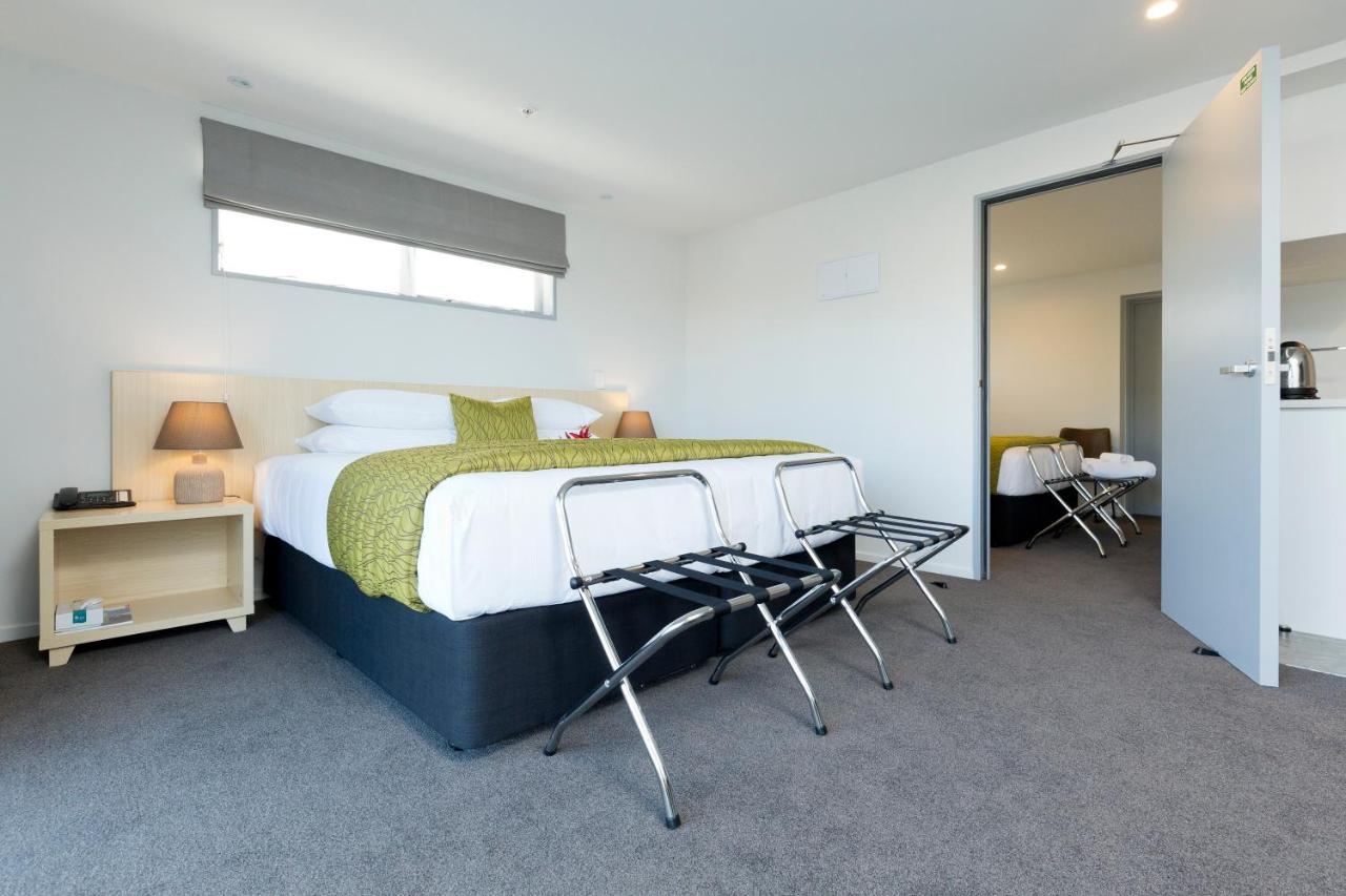2 On Whiteleigh And 239 On Lincoln Motel Christchurch Exteriér fotografie A typical hotel room